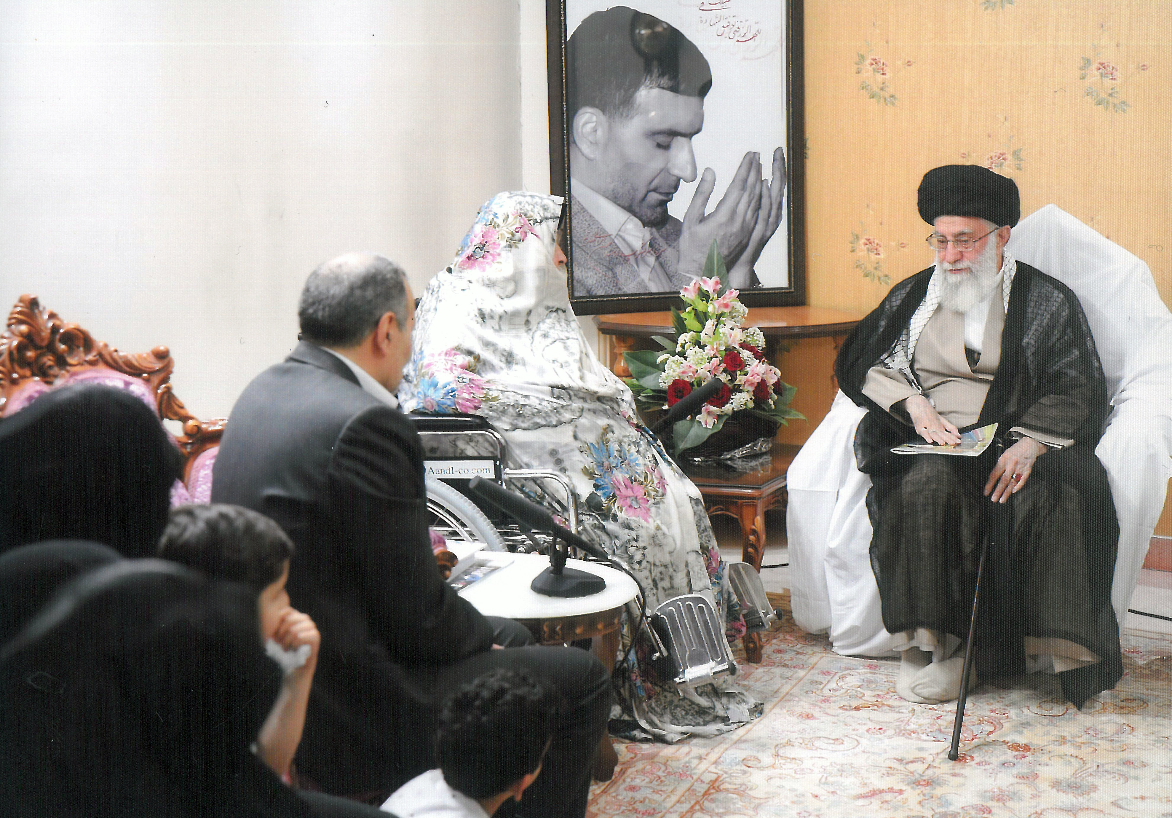 نامه مادر  شهيدان على وحسن تهرانى مقدم به مقام معظم رهبرى